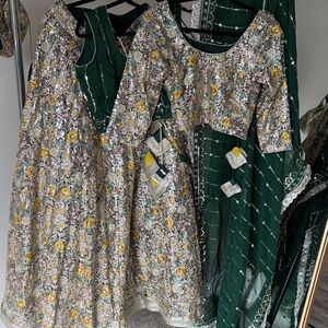 Brand new Indian outfit lehenga 5piece outfit Floral Green Traditional Ensemble